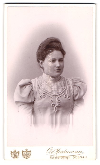 Photograph Ad. Hartmann, Dessau, Franz-Straße 24b, pretty Miss in the taillie
