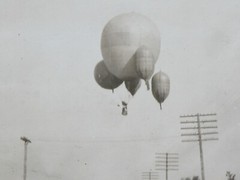 Vtg 1900s 10s HOT AIR BALLOON RIDE B&W Sepia Ballooning Pioneer Photograph Crowd