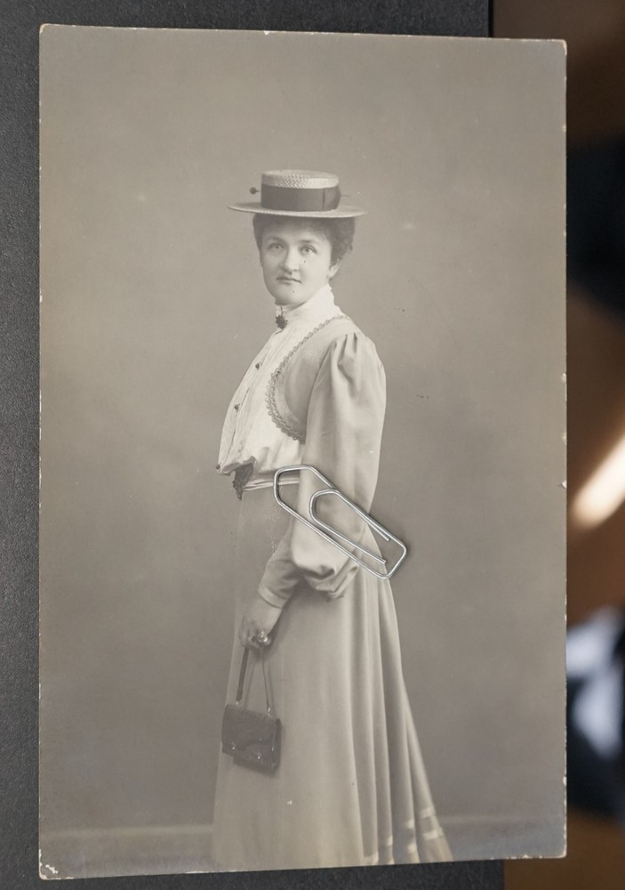 Photo Postcard Portrait Businesswoman Berlin Model Hat Handbag Profile Dress