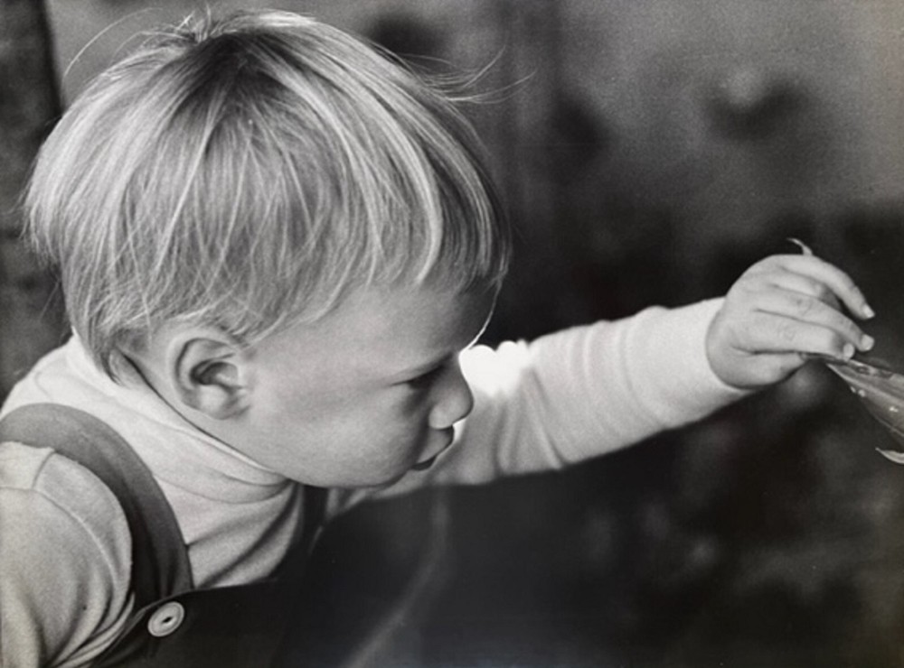 DR KC BROWN AUSTRALIAN LARGE PHOTOGRAPH B&W «YOUNG DAVID» 1980