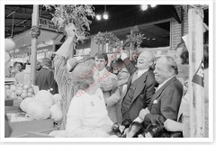 Gerald Ford Campaigning At Philadelphia Farmers Market 8×12 Silver Halide Photo