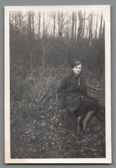 Photo Pretty Woman in Forest Studio Brackrock Nauen 1940s (F1273)