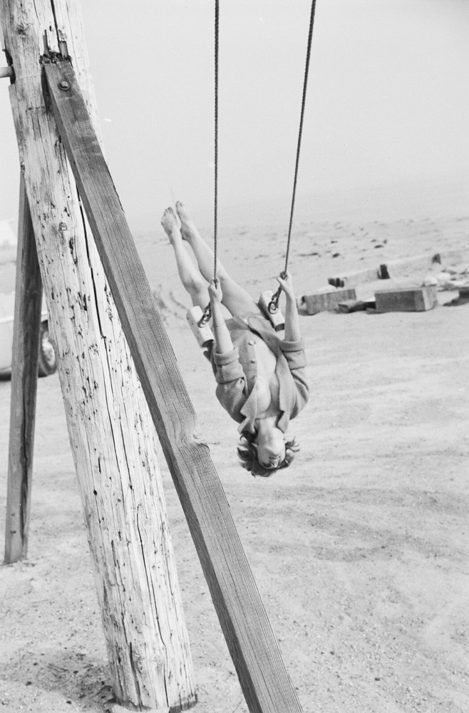 Analog Photo Print Pin Up Swing Woman Beach Size 30X40cm