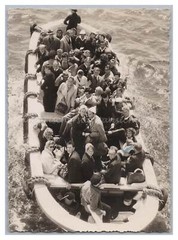 Landing Heligoland 1964 – Fashion Travel Leisure – Vintage Photo 1960s