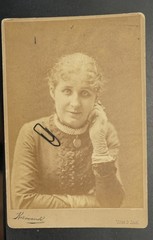 Photo CDV KAB portrait actor model Wessely Vienna woman jewelry glove old