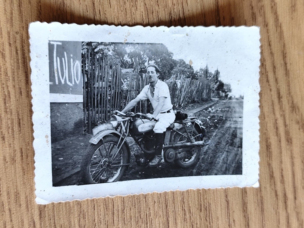 Photo man on motorcycle man motorcycle photo FC