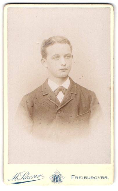 Photograph M. Scherer, Freiburg i. Br., Kaiserstrasse 3, portrait of a young M