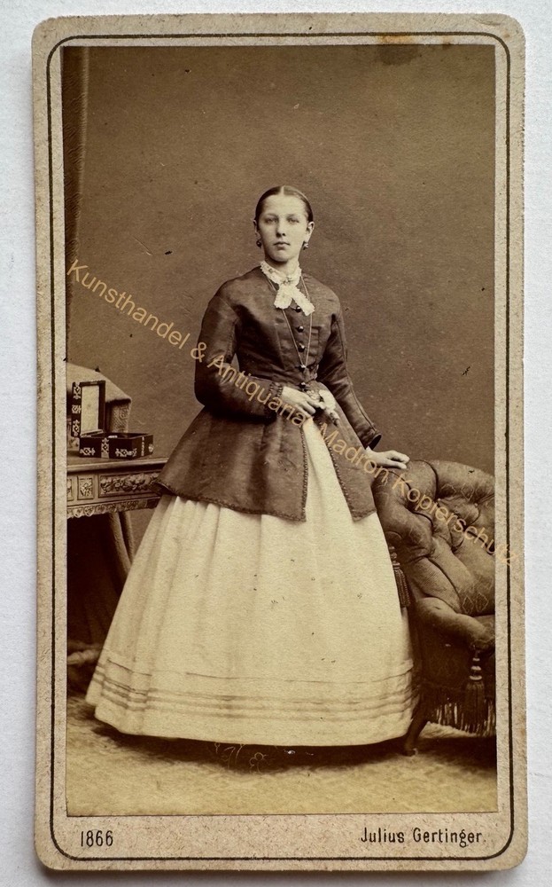 orig. CDV photo photograph old picture woman lady fashion around 1866 Gertinger Vienna