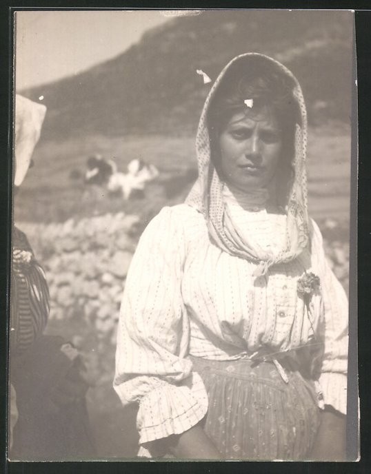 38 photographs Rome / Italy, bear guide, goat tuner, costumes, country & people, S