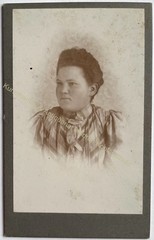 orig. CDV photo photograph woman lady picture old fashion around 1890 unknown photographer