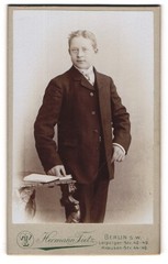 Photograph Hermann Tietz, Berlin, portrait of blonde man in suit