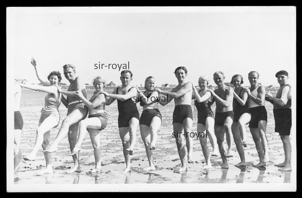 Büsum 1938 – Cancan Dancing in the Wadden Sea 1930s – Photo Postcard 14x9cm