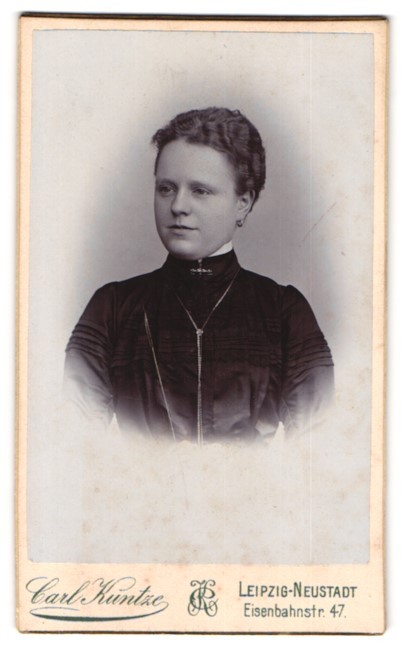 Photograph Carl Kuntze, Leipzig-Neustadt, Eisenbahnstr. 47, Portrait Young Lady