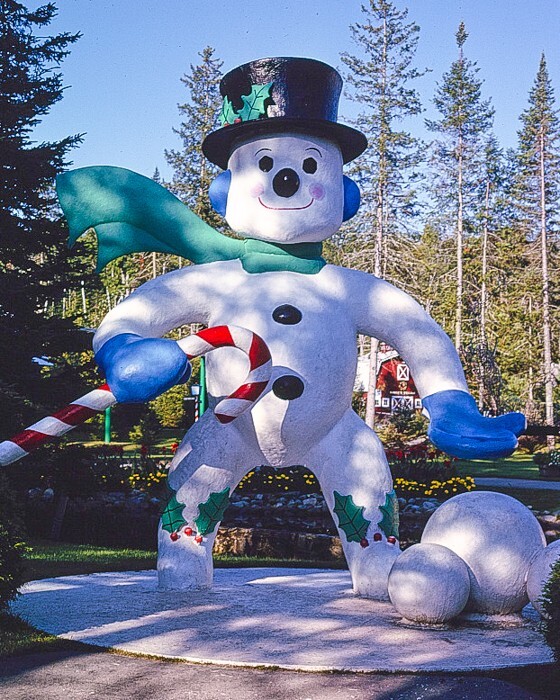 8×10 Vintage Snowman, Santa’s Village, Route 2, Jefferson, NH. Free Shipping!!