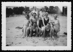 Heringsdorf Usedom 1937 – Ladies Faxing on the Beach – Photo 9x6cm