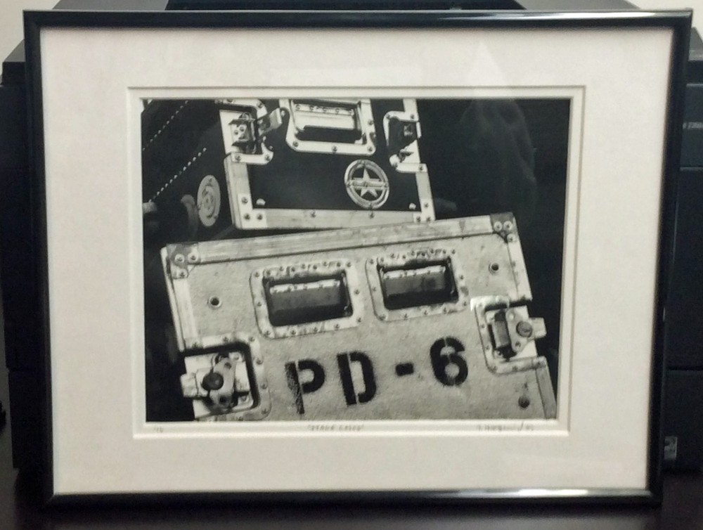 8×10 Framed and Matted Black and White Photo – «Stage Cases»