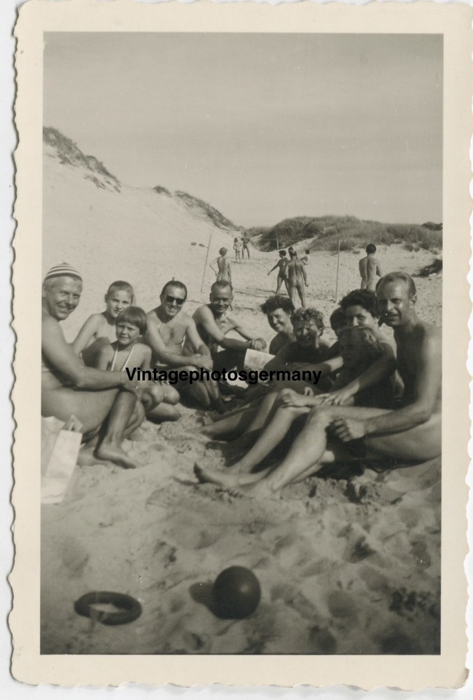 Z1571 Photo 1950s Artistic Nude Pretty Woman Man Beach Nude Nude