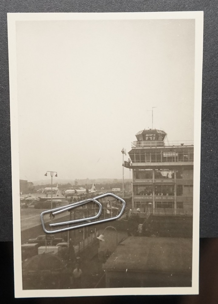 Photo View Amsterdam Schiphol Airport Tower Building Aviator Runway Picture