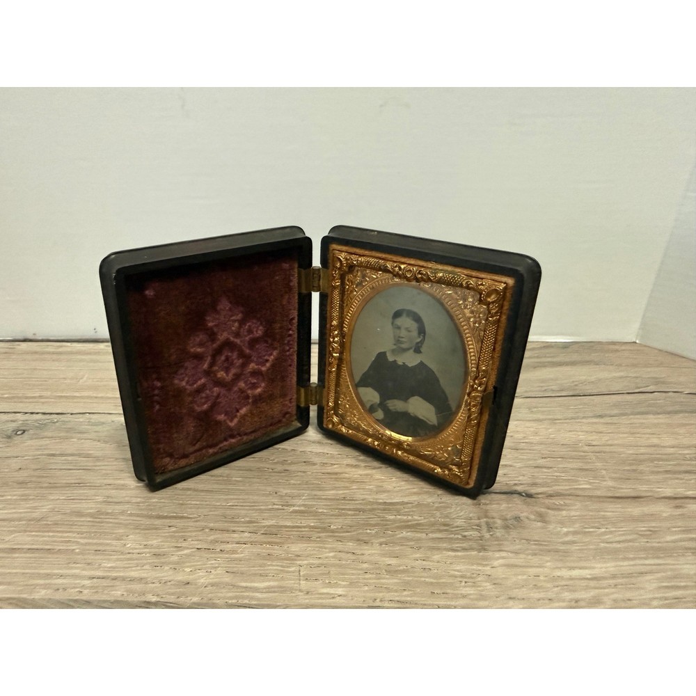 Antique Civil War Ambrotype Young Woman Portrait Ornate Union Case