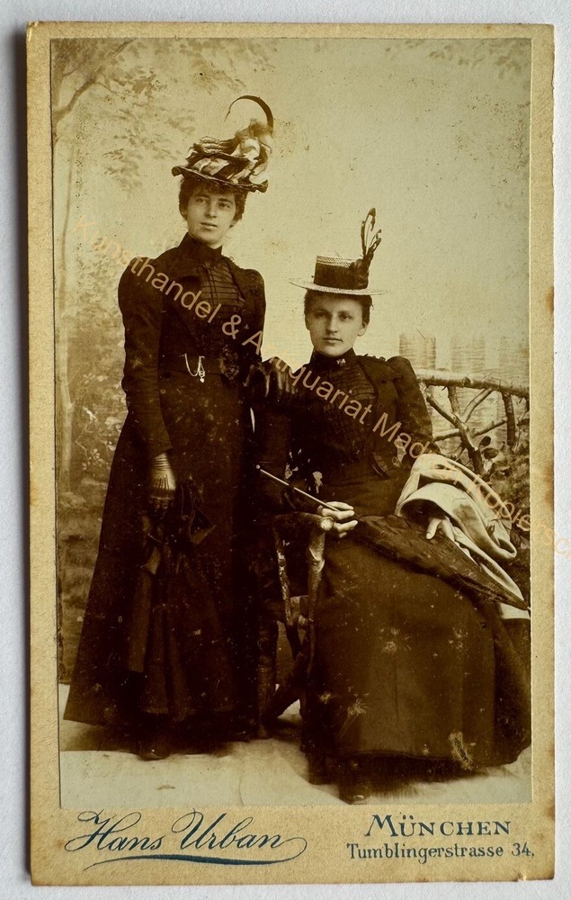 orig. CDV photo photography fashion people around 1890 Munich urban women