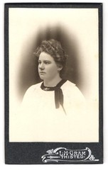 Photograph L. H. Gram, Thisted, Portrait of a Young Woman CDV / Cabinet Photo