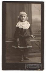 photograph used Martin, Augsburg, Bahnhofstr. 24, Child in Elegant Clothes