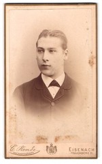 Photograph Carl Remde, Eisenach, Frauenberg 31, portrait young man in suit