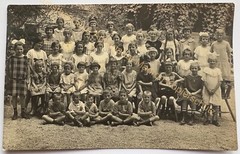 orig. Photo postcard girls children around 1910 school class kindergarten