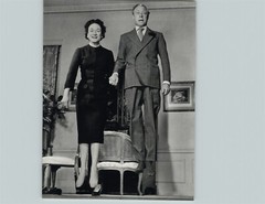 1972 1956 Philippe Halsman The Windsor’s Royalty Jump Art Photo Gravure