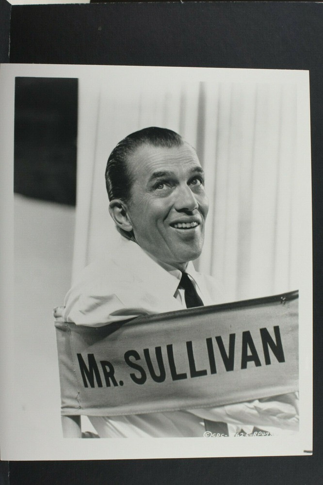 Ed Sullivan in Director Chair – 8×10″ Photo Print – Vintage L1143G