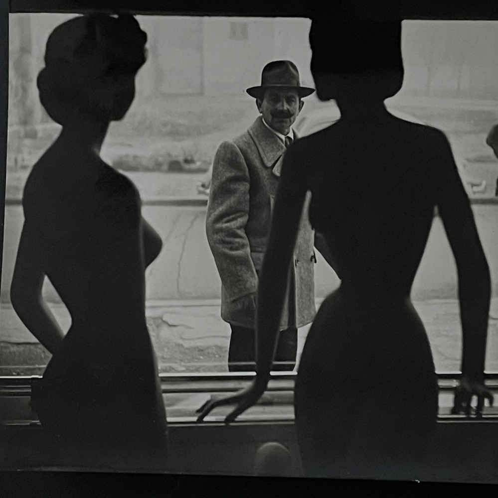 Original Photo Curiosa Germany Display With Mannequins 1950s