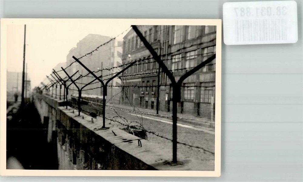 38031887 – 1000 Berlin Berlin Wall Place Handwritten