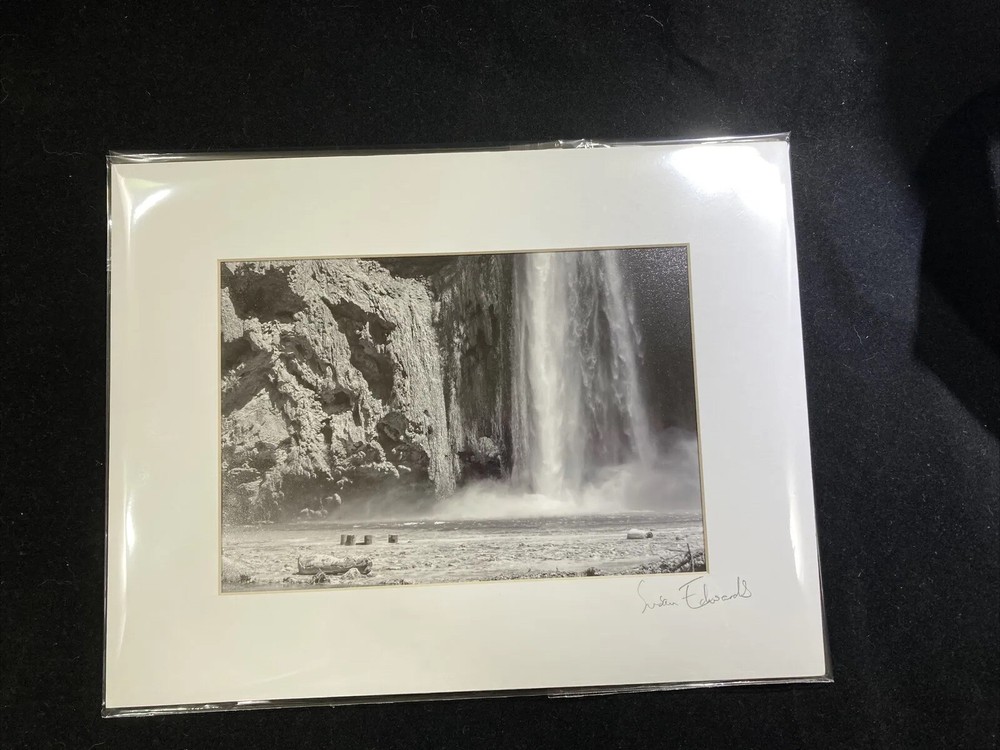 Susan Edwards Photography Black & White 7.5″ x 5.5″ Signed & Matted 8.5” X 11”