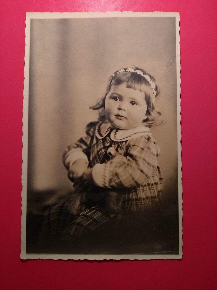 Old postcard photo portrait vintage antique girl girl fashion nice old photo 1940