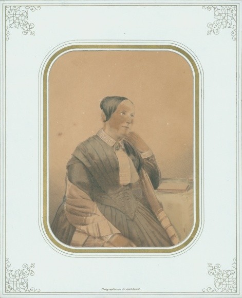 Photo Portrait of a Seated Lady, 1849 – 1858 – 10442903