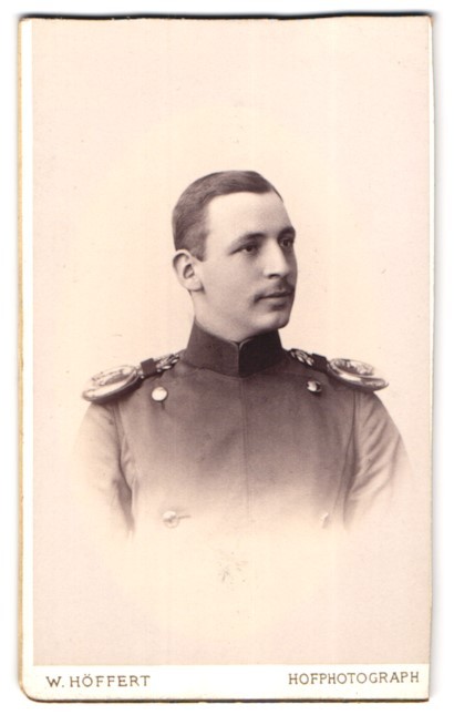 Photograph W. Höffert, Berlin, Unter den Linden 24, Chevauleger in uniform with