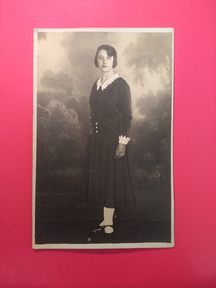 Old photo portrait postcard vintage antique woman fashion nice old photo art