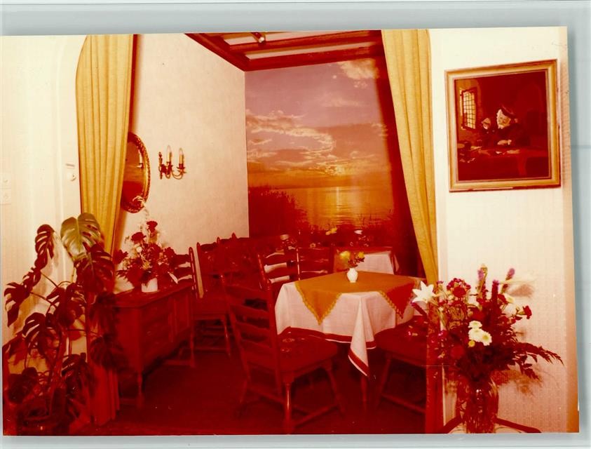 40100242 – 5584 Bullay Cafe Rice Painting