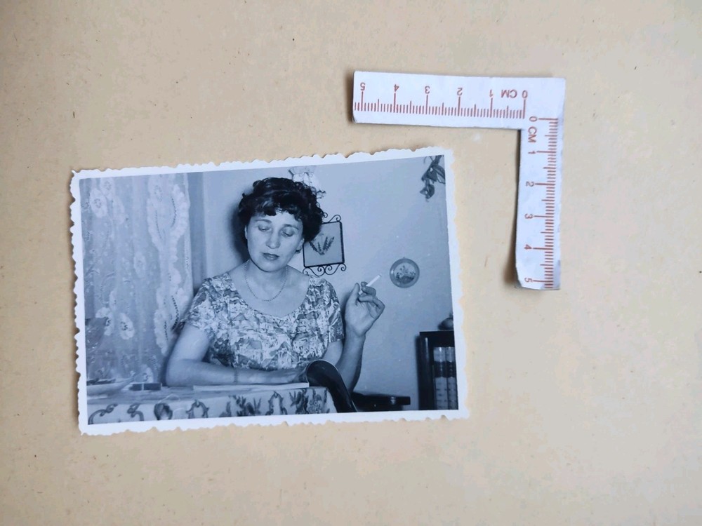 🟠 Vintage Photograph Photo 1950s Woman Cigarette Lady