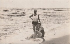 Photo postcard couple on the beach of Misdroy Poland beach photo snapshot 1928