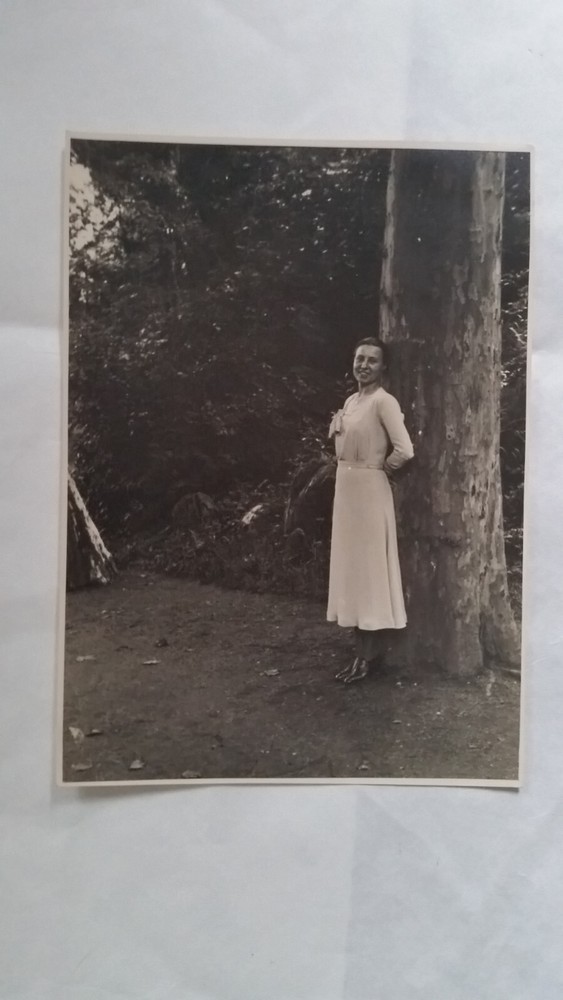 Photo large format 12 pretty girl lady circa 1930s approx 13x18cm
