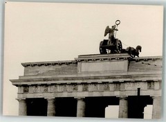 39974843 – 1000 Berlin Mitte monument Brandenburg Gate Quadriga