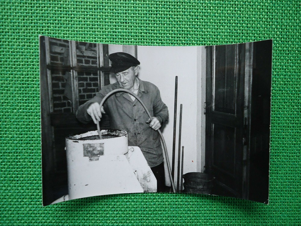 «SCHOOL COUNTRY HOME»: PHOTOGRAPHY, PHOTO, PROFESSION, CARETAKER, TECHNIQUE, MAN, ACTIVITY!