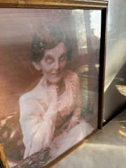 Haunted Portrait Lenticular Picture Victorian Widow Lady Vampire – Halloween