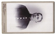 Photograph Wilh. Krause, Jüterbog, Horse Street 26, Plate Camera with Color Palette