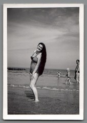 Photo Pretty Woman in Swimsuit on Baltic Sea Beach Probably 1960s Poland (F2058)
