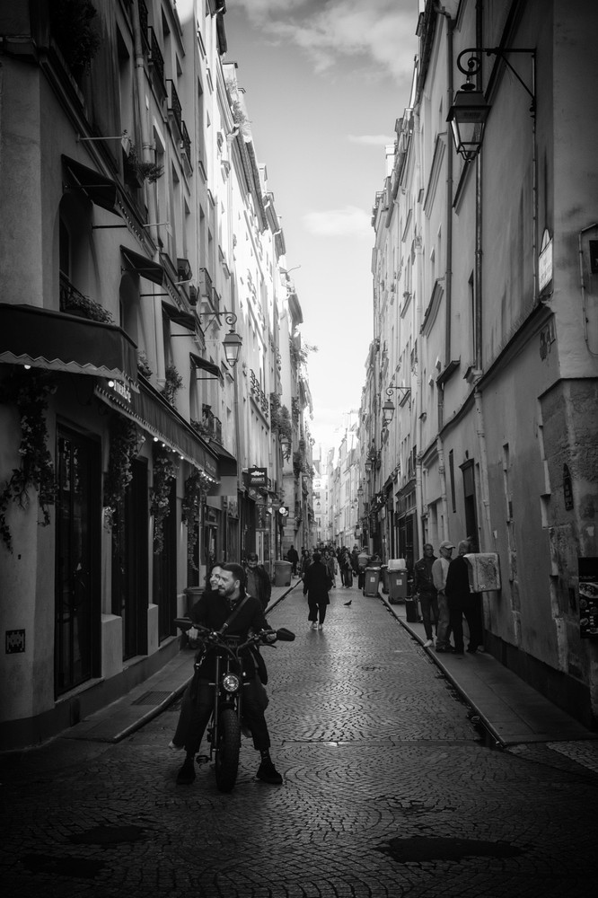 Fine Art Photography – 4×6, 8×12, or 13×19 – Paris, France Street Photography