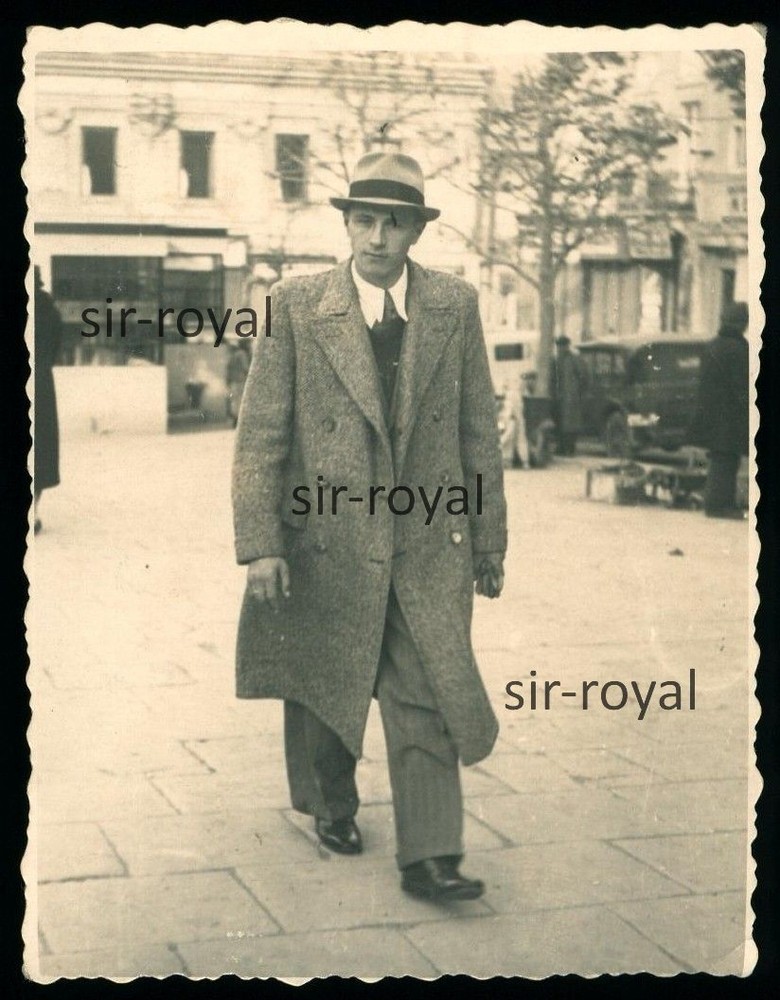 Chernivtsi 1937 – Man in Coat on the Street – 1930s – Cern?u?i – Photo 6x8cm