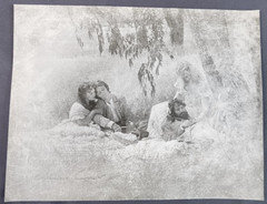 Hendrickson Orig Photo B&W SOLDIERS ENJOYING THE MOMENT WITH THEIR WIVES 10×13″
