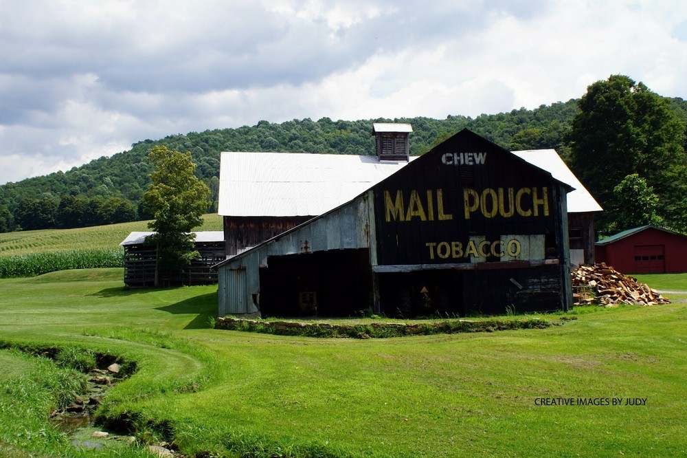 » A Small Creek Runs Through It» Mail Pouch Wall Art